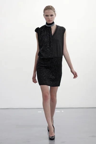 Look 25